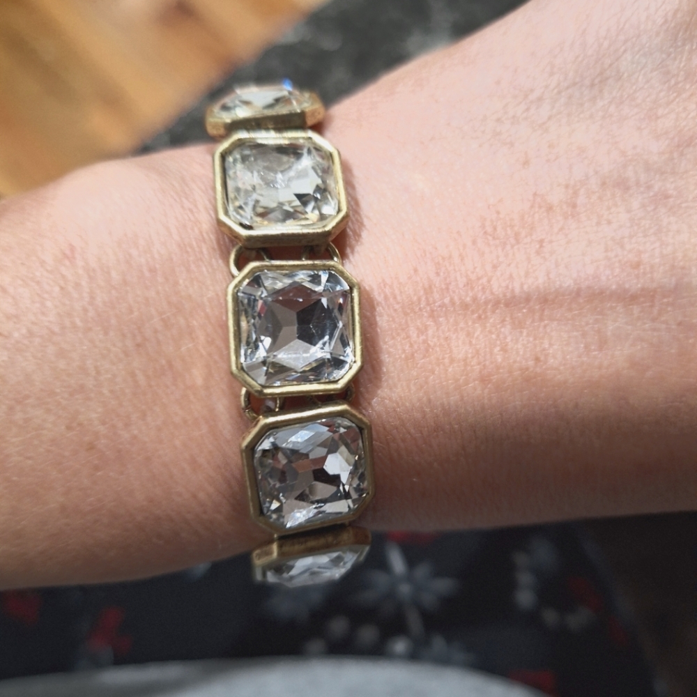Chloe & Isabel Gold Toned, Large Stone Toggle Bracelet